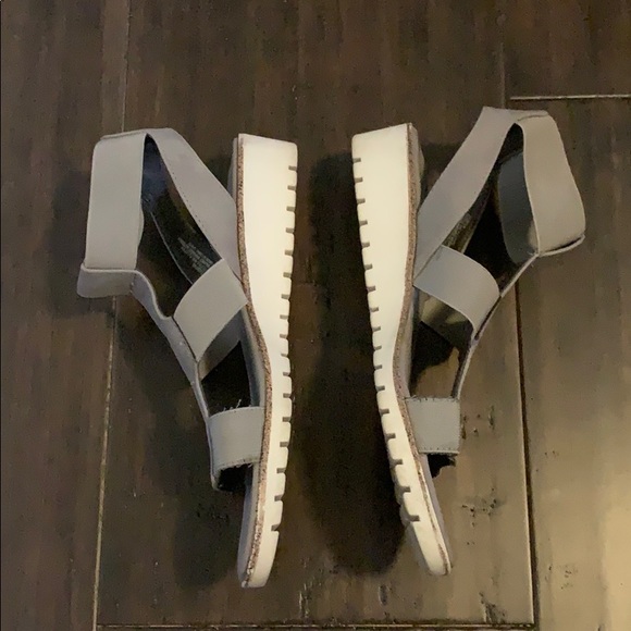 Sandals - Picture 4 of 4